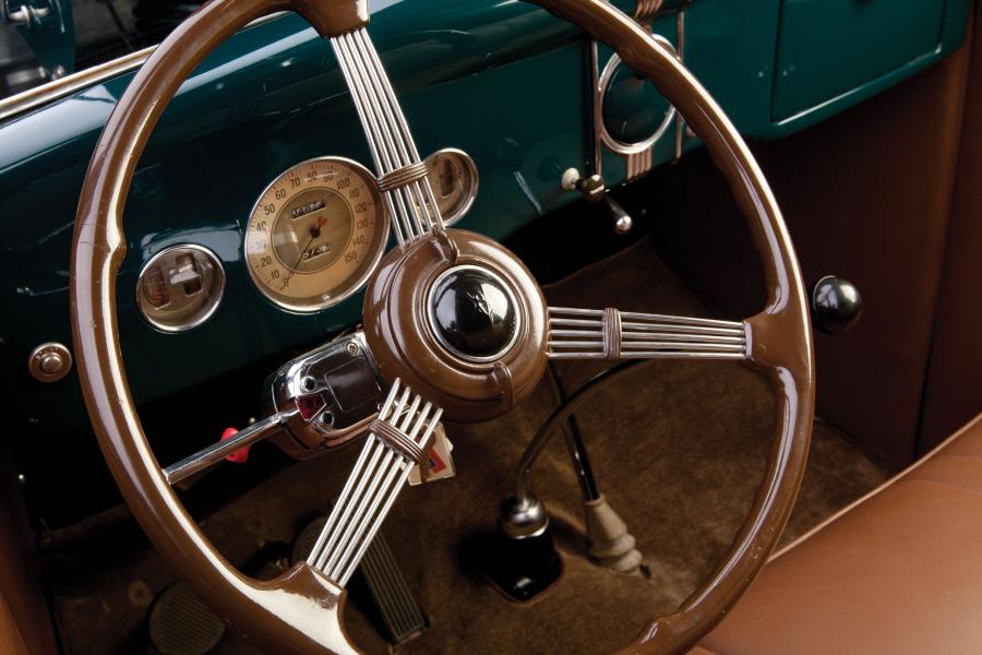  Ford V8 Deluxe Convertible Coupe 1936 года  (фото 5 из 18)